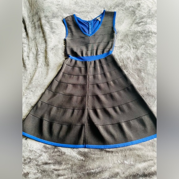 Flattering INC dress size S, black and blue dress - Picture 2 of 6